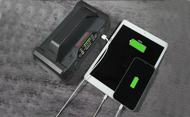 給手機(jī)、無線耳機(jī)、平板等充電測試