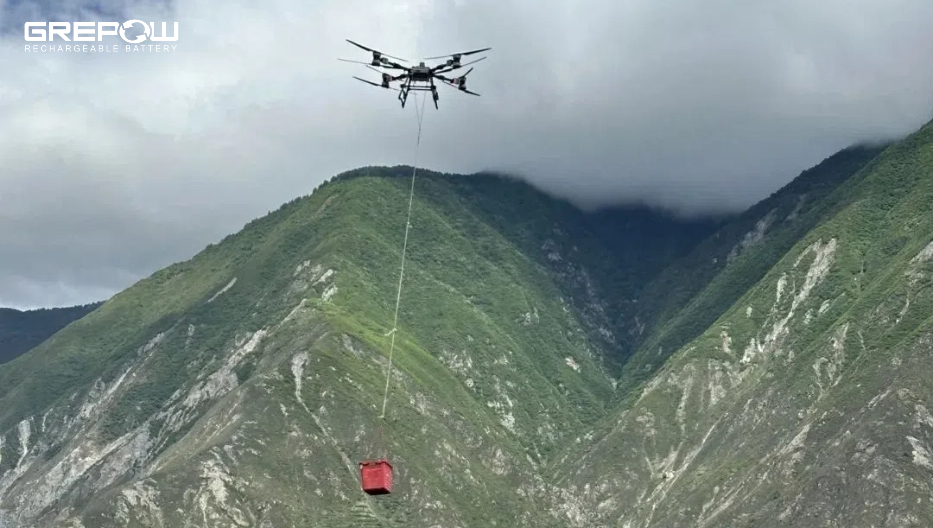 重載無(wú)人機(jī)運(yùn)輸物品 重載無(wú)人機(jī)運(yùn)輸物品