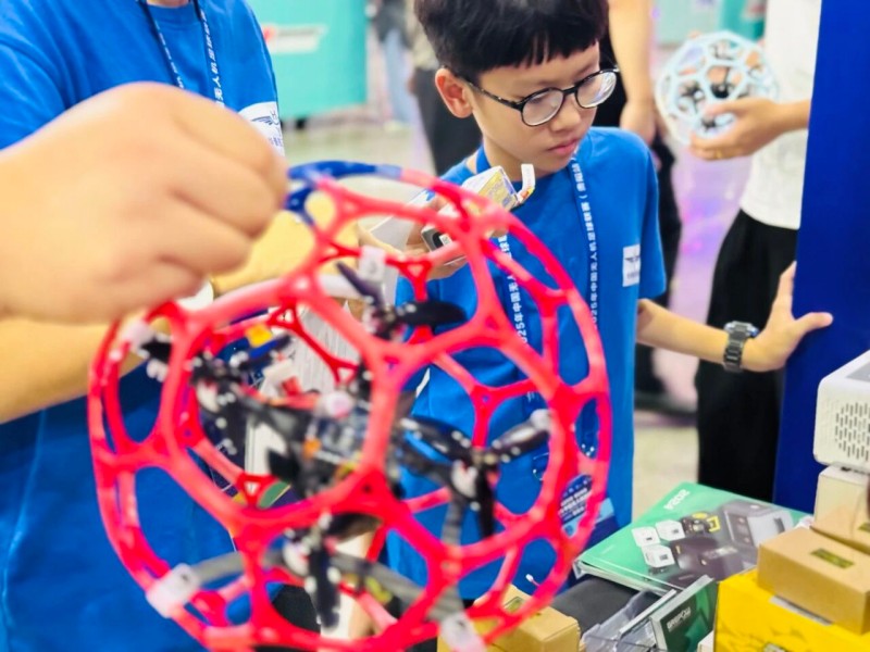 中國無人機足球聯(lián)賽貴陽精彩瞬間